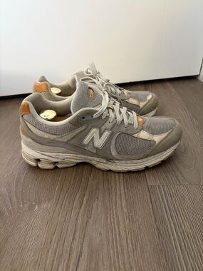New Balance 2002r Size 9 Men
